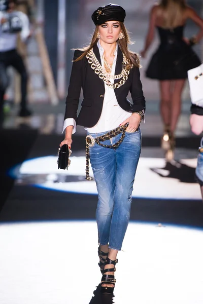 Look 11